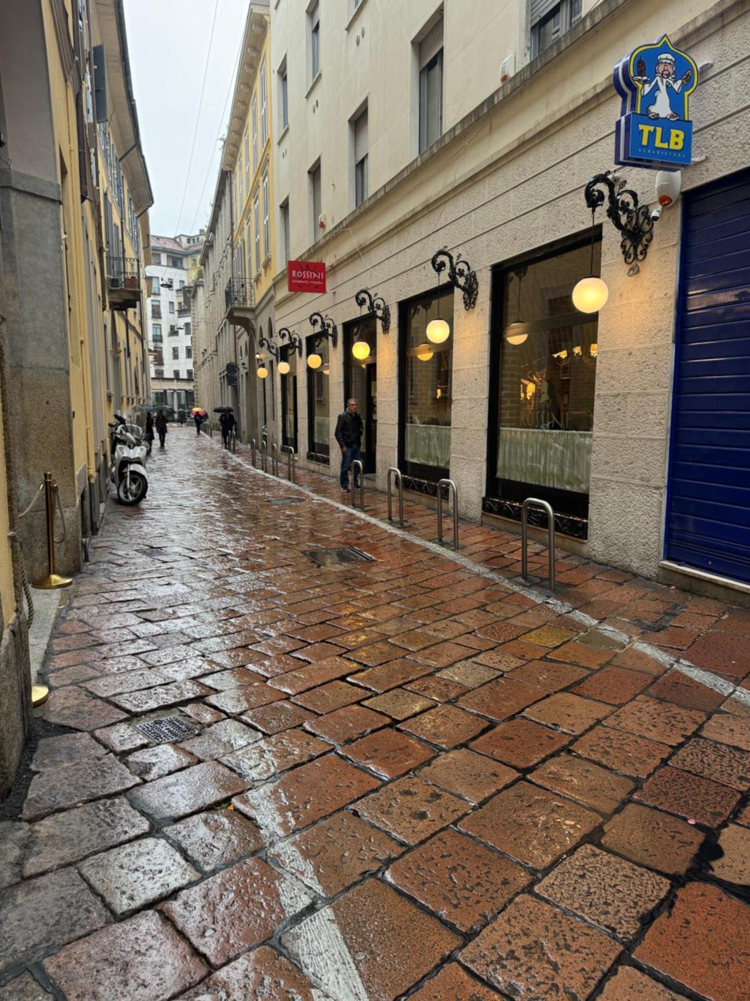 Free 30 Minutes Preemptive Cognitive Disconnect Therapy Price Location Real Duomo Palace Mini Suite Milaan Buitenkant foto
