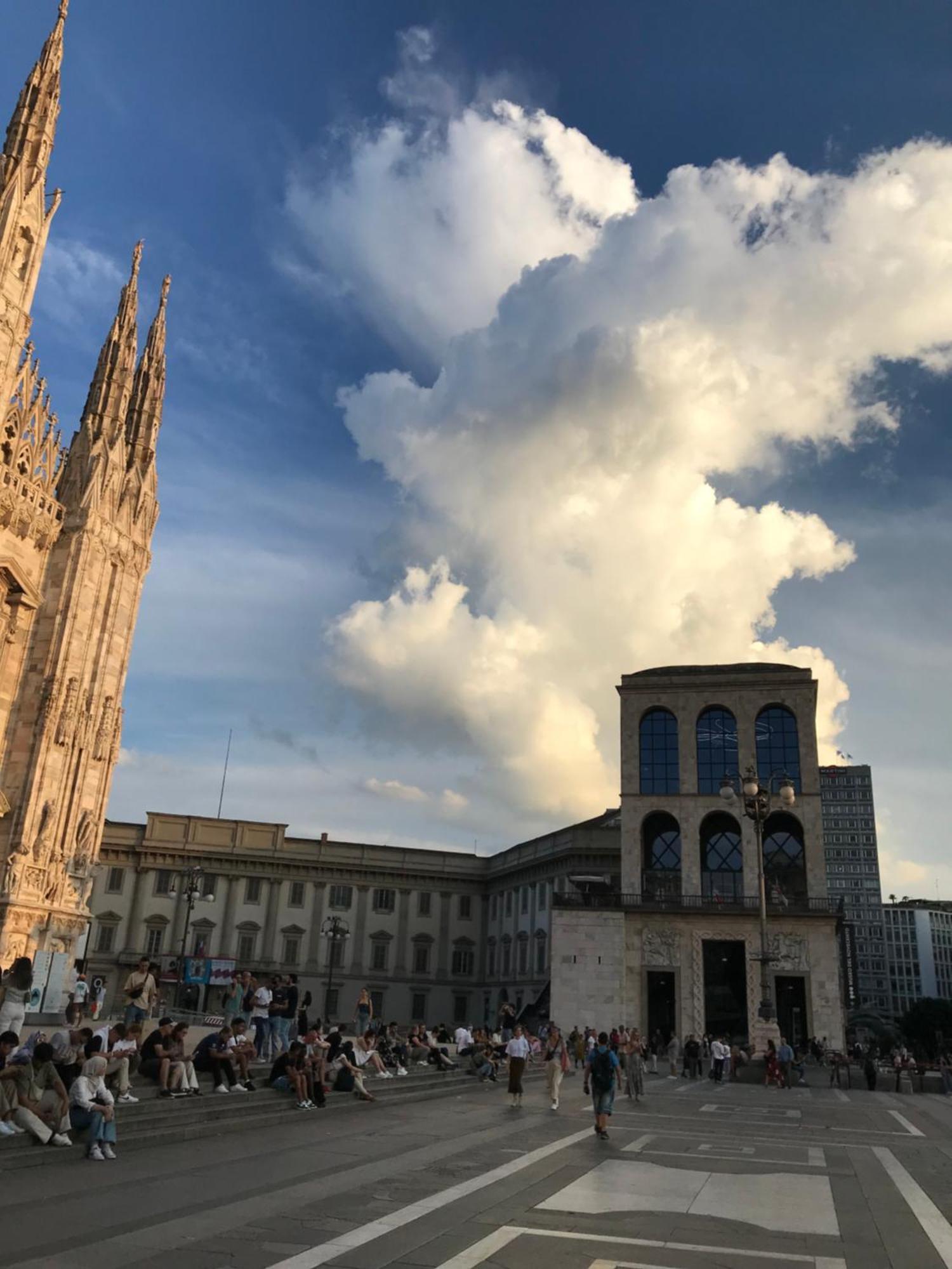 Free 30 Minutes Preemptive Cognitive Disconnect Therapy Price Location Real Duomo Palace Mini Suite Milaan Buitenkant foto