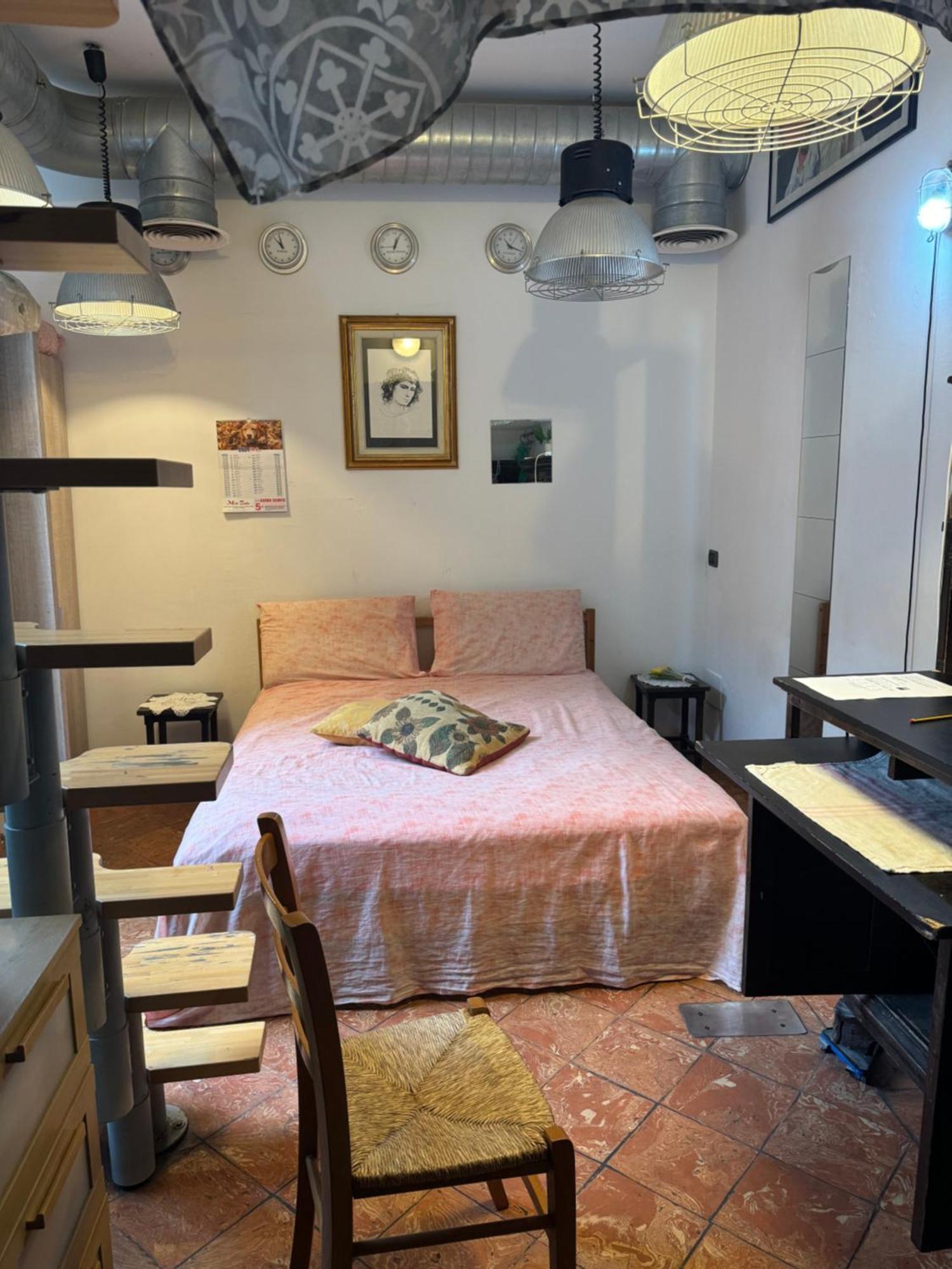 Free 30 Minutes Preemptive Cognitive Disconnect Therapy Price Location Real Duomo Palace Mini Suite Milaan Buitenkant foto