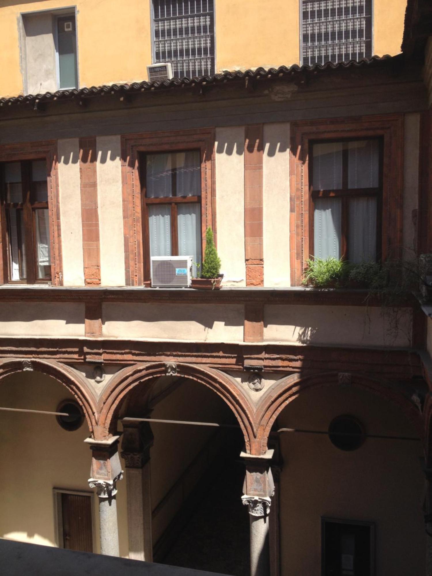 Free 30 Minutes Preemptive Cognitive Disconnect Therapy Price Location Real Duomo Palace Mini Suite Milaan Buitenkant foto