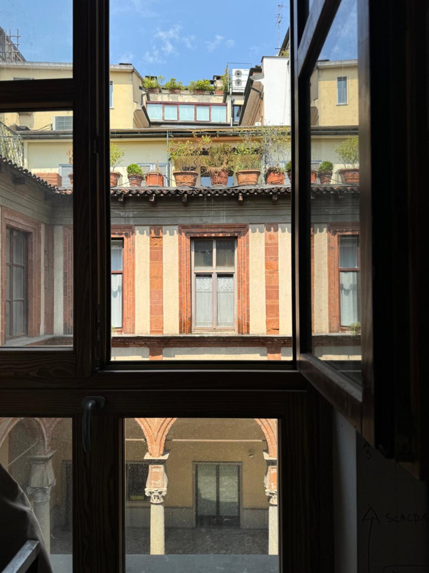 Free 30 Minutes Preemptive Cognitive Disconnect Therapy Price Location Real Duomo Palace Mini Suite Milaan Buitenkant foto